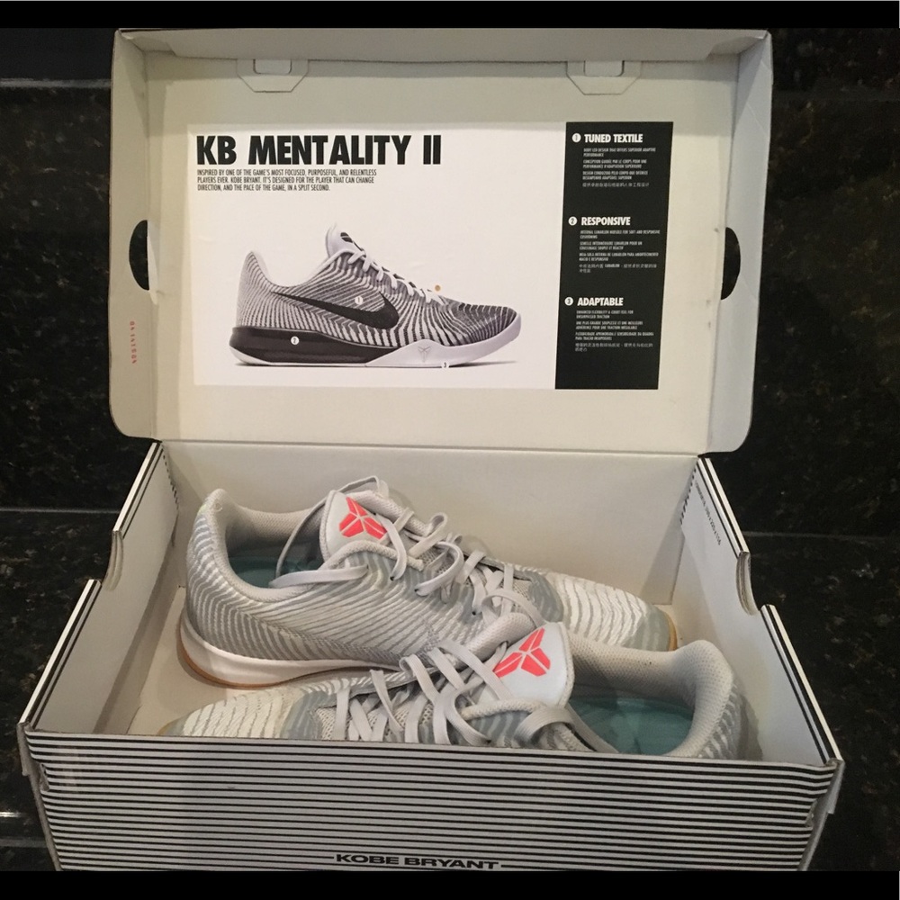 Nike KB Mentality II Basketball Shoe Size 10